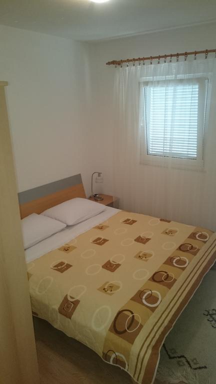 Apartment Kiko Rogoznica  Rum bild
